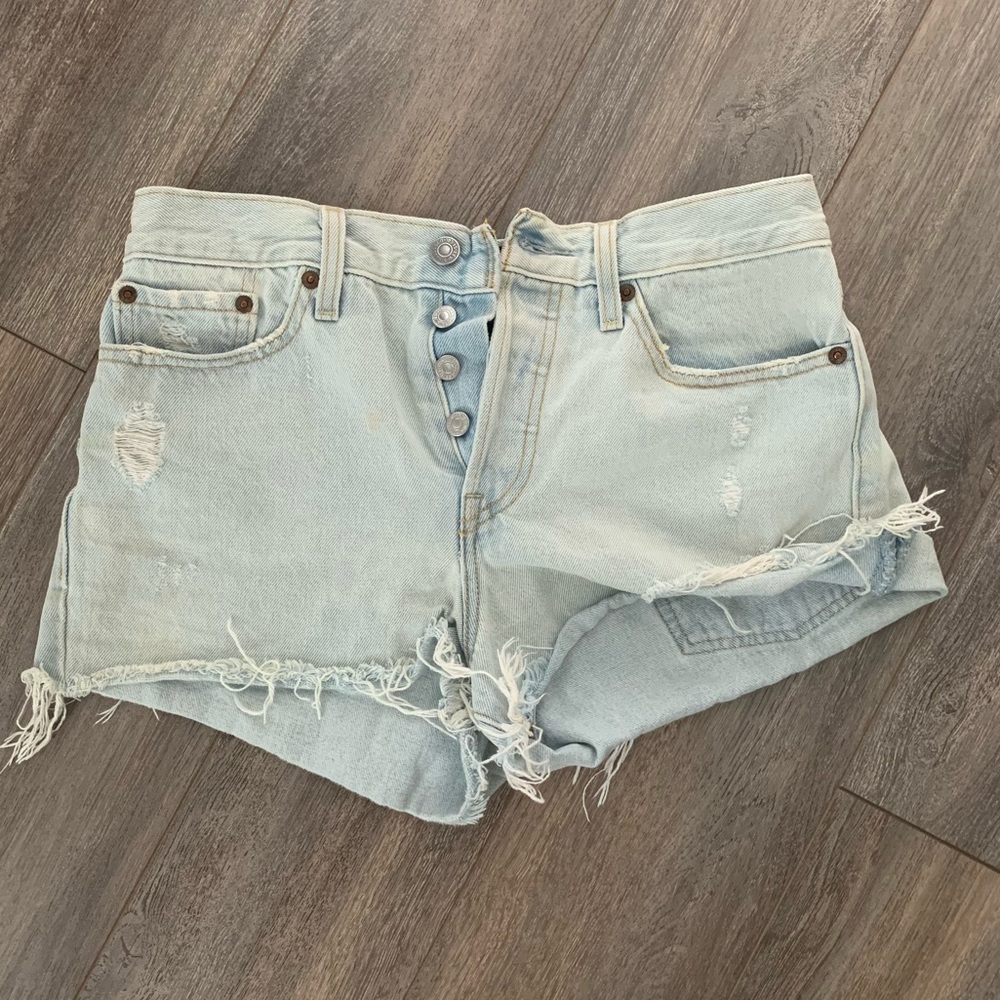 Aritzia LEVI’s wedgie BOOTY short